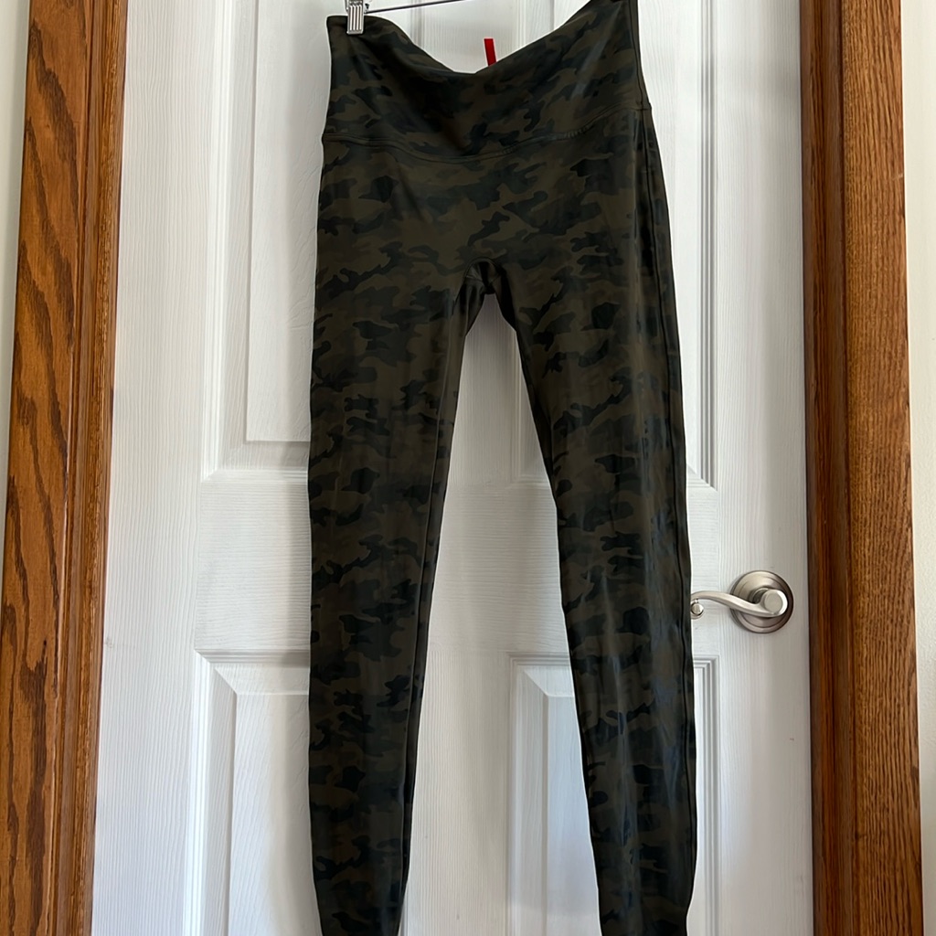 Spanx Leggings Camo Print Size Xl